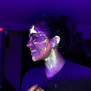 Meet your Posher, Alexandra